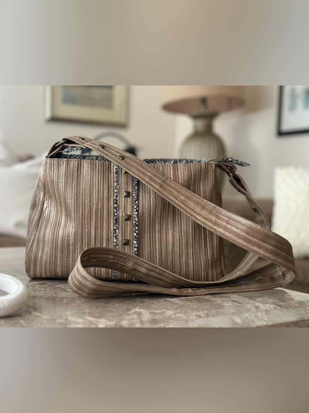 Everyday Neutral Crossbody Bag - Taupe